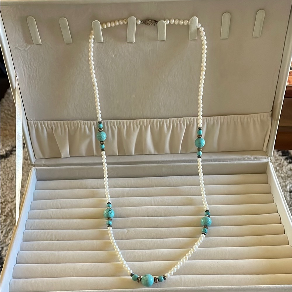Elegant luxury estate Pearl and Turquoise Necklace